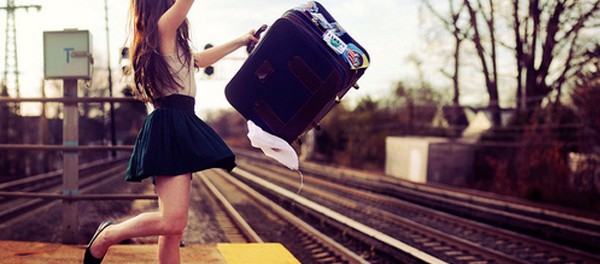 woman_traveling_tran