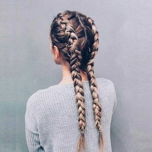 Unas trenzas holandesas: Súper cómodas y resaltan tu rostro. 