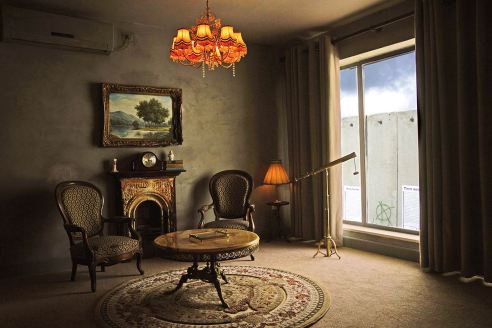 The Walled Off Hotel por Bansky